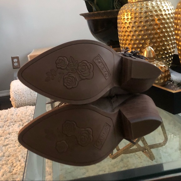 Carlos Santana lever doe fringe boots - Picture 5 of 10